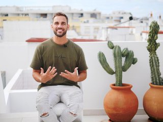 Sex Coach & Pornstar Robbie Oz Does 30 Videos in 30 Days